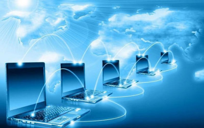 網(wǎng)絡(luò)空間是以互聯(lián)網(wǎng)為代表的信息技術(shù)革命跨越( )、( )、( ) 催生并形成了一個(gè)?